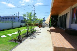 庭のタイルはどんなものがいい？タイプ別にエクステリアを紹介！